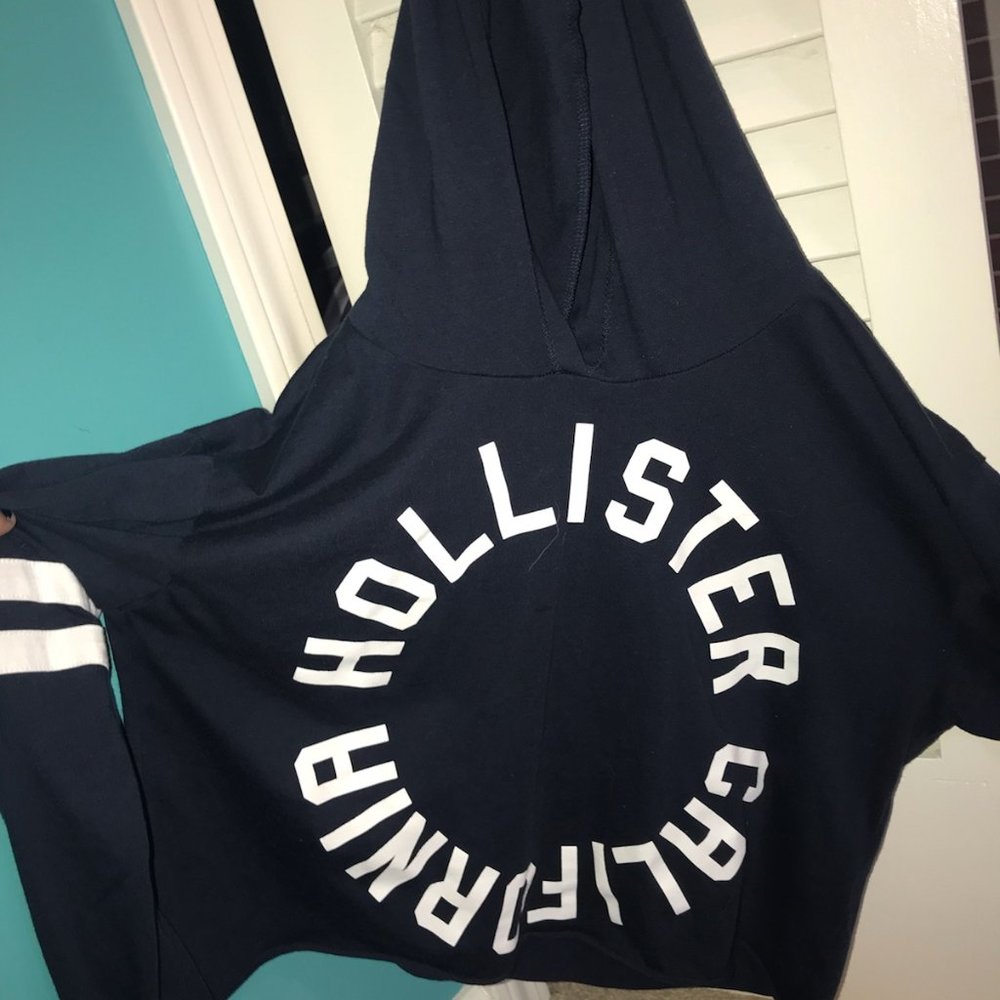 cropped hoodie